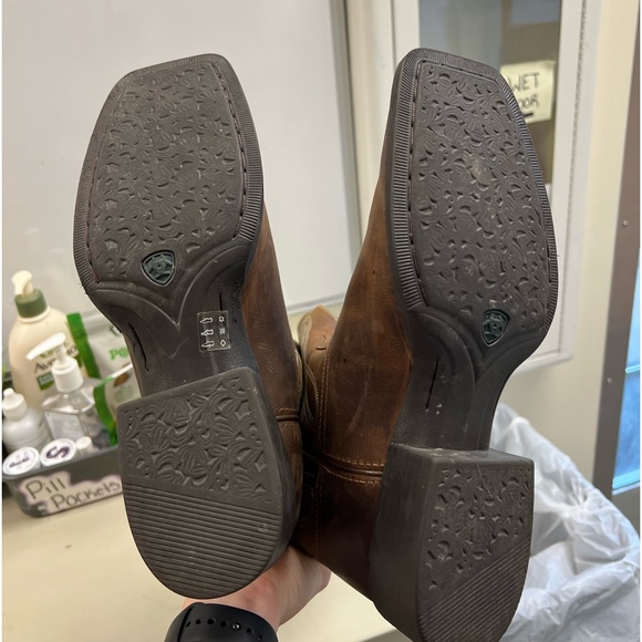 Ariat Womens Dark Brown square toed boots - Picture 6 of 7